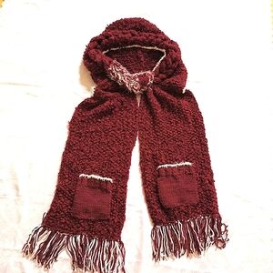 NEW Hand-Knitted Chunky Hooded Scarf Shawl Wrap Pockets & Fringes Burgundy OS